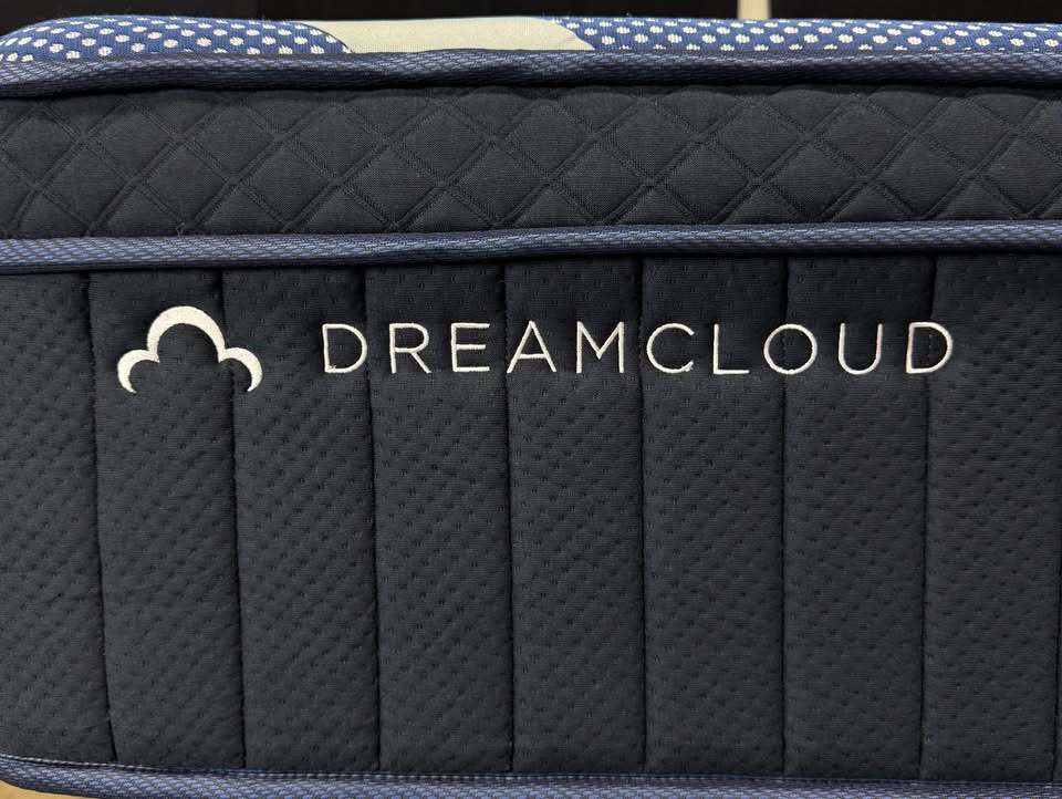 The DreamCloud Luxe Hybrid Mattress (King)