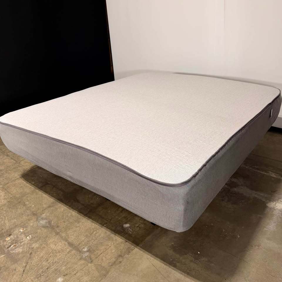 Casper Cooling Select 12" Memory Foam Medium-Firm Mattress (King)