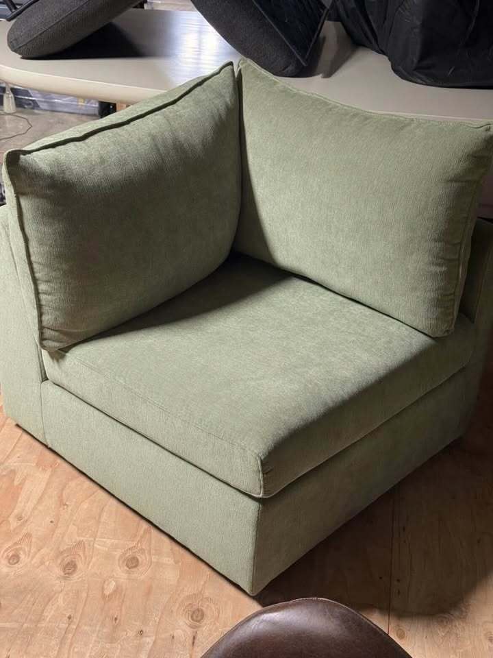 Article Lenae 36" Right Arm Corner Chair (Eleos Green)