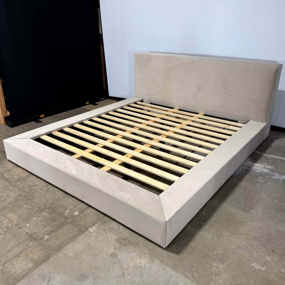 Saatva Crete Bed (Cal King, Taupe Vintage Velvet)