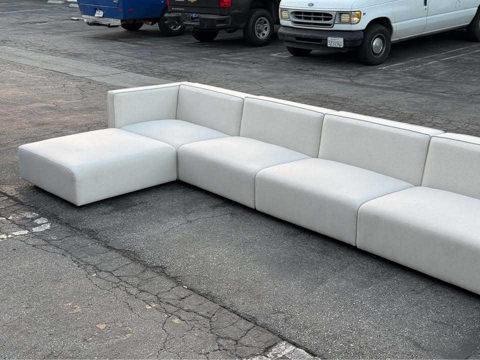 Rove Concepts Arya Modular Sectional (Modern Felt, Alesund)