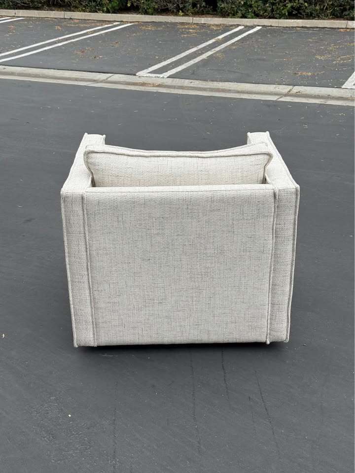 Joybird Dune Swivel Chair (Nico Oyster)