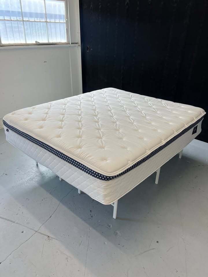 The Winkbed Mattress (King, Luxury Firm)