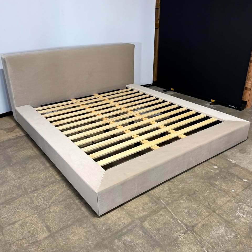 Saatva Crete Bed (Cal King, Taupe Vintage Velvet)