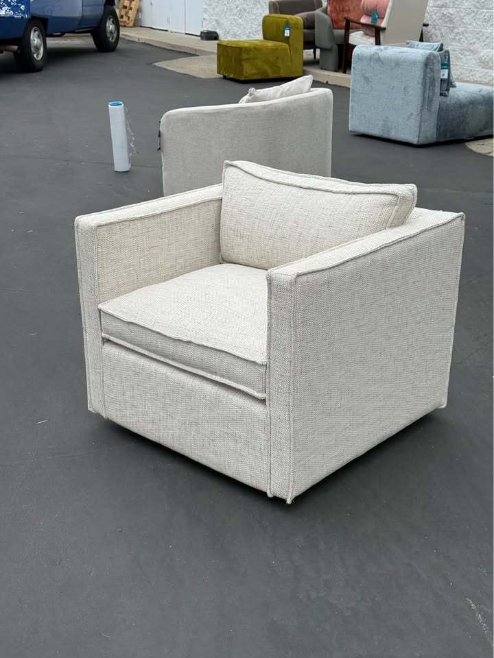 Joybird Dune Swivel Chair (Nico Oyster)
