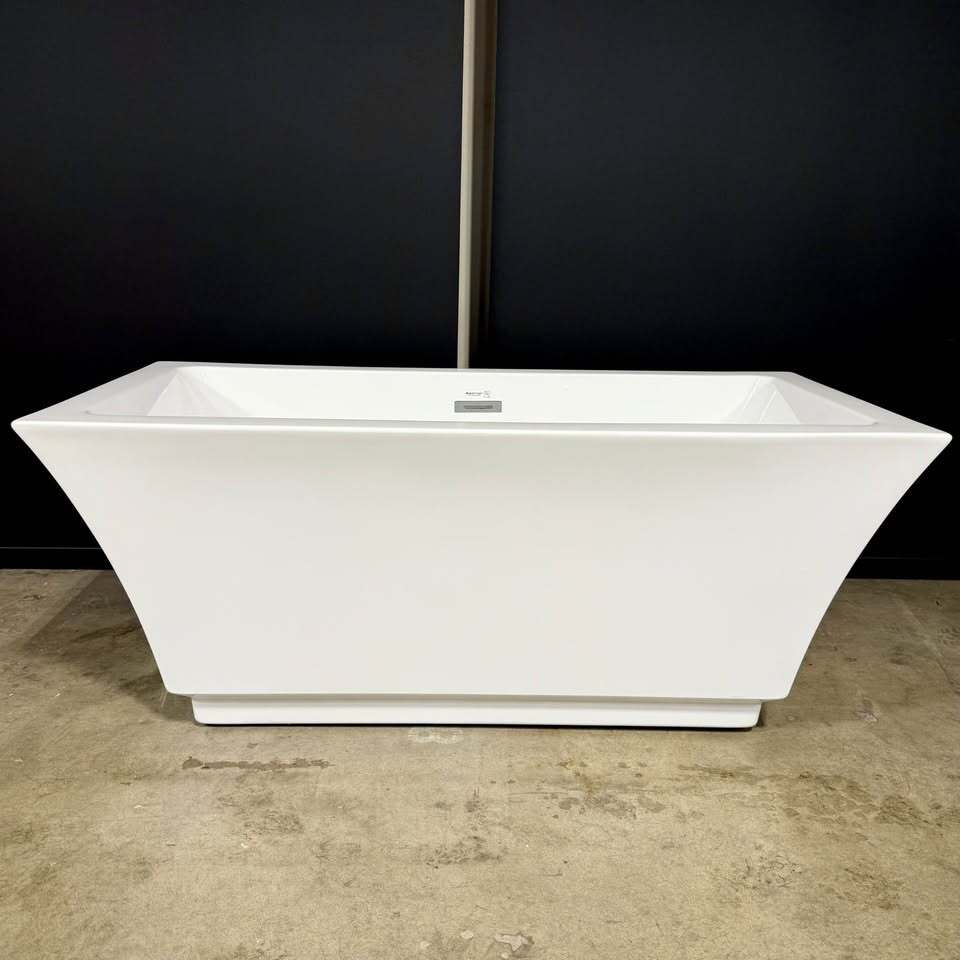 Vanity Art Strasbourg 67 in. Acrylic Flatbottom Freestanding Bathtub (White)