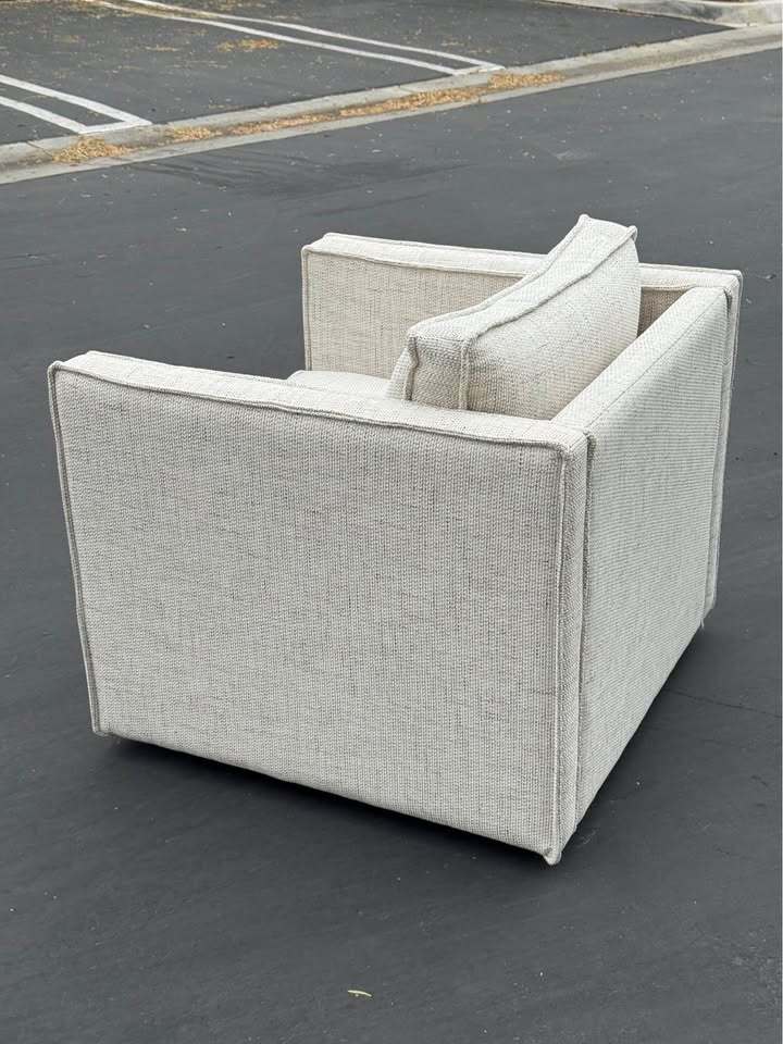 Joybird Dune Swivel Chair (Nico Oyster)