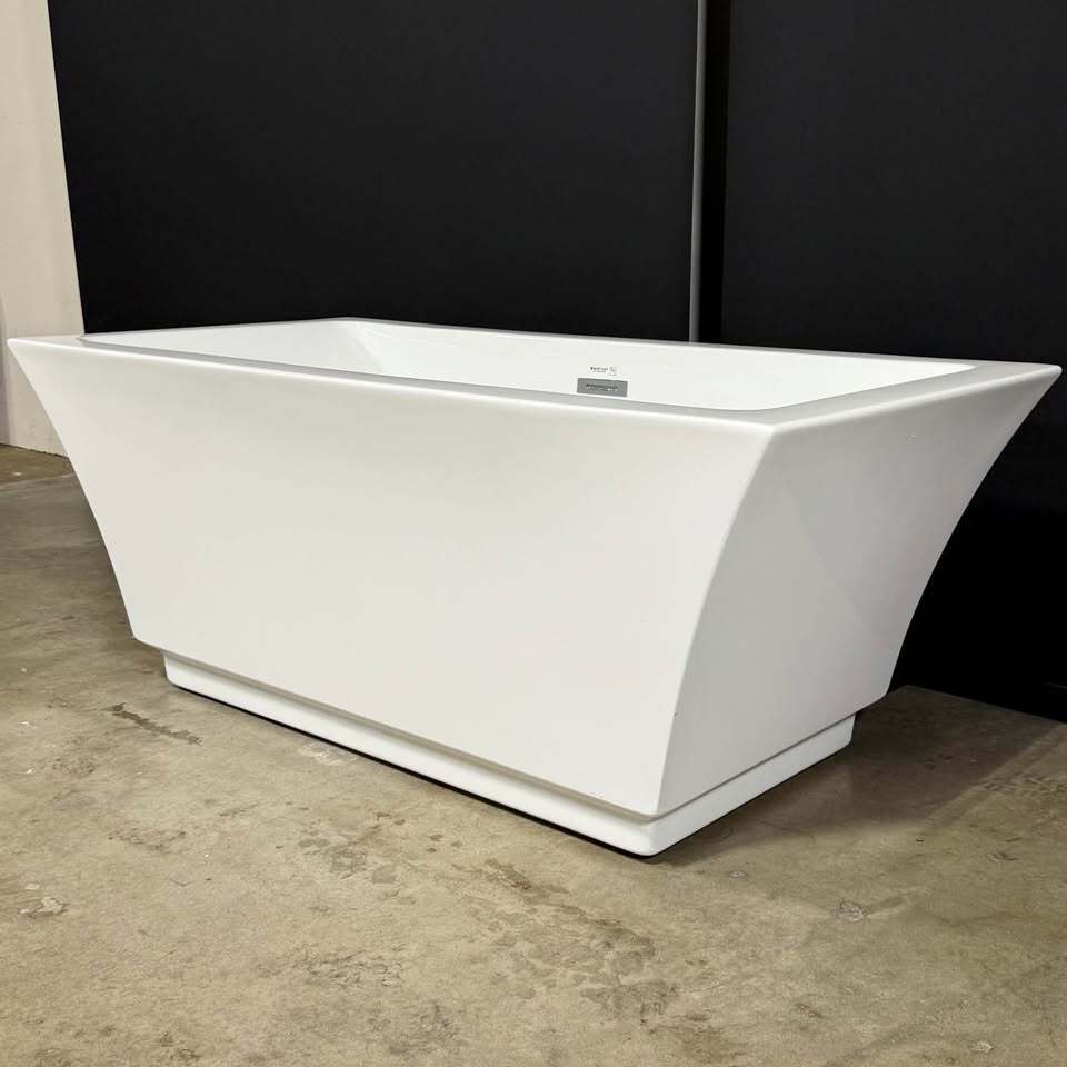 Vanity Art Strasbourg 67 in. Acrylic Flatbottom Freestanding Bathtub (White)