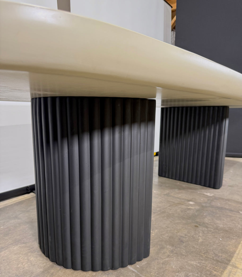 Rove Concepts Osten Table