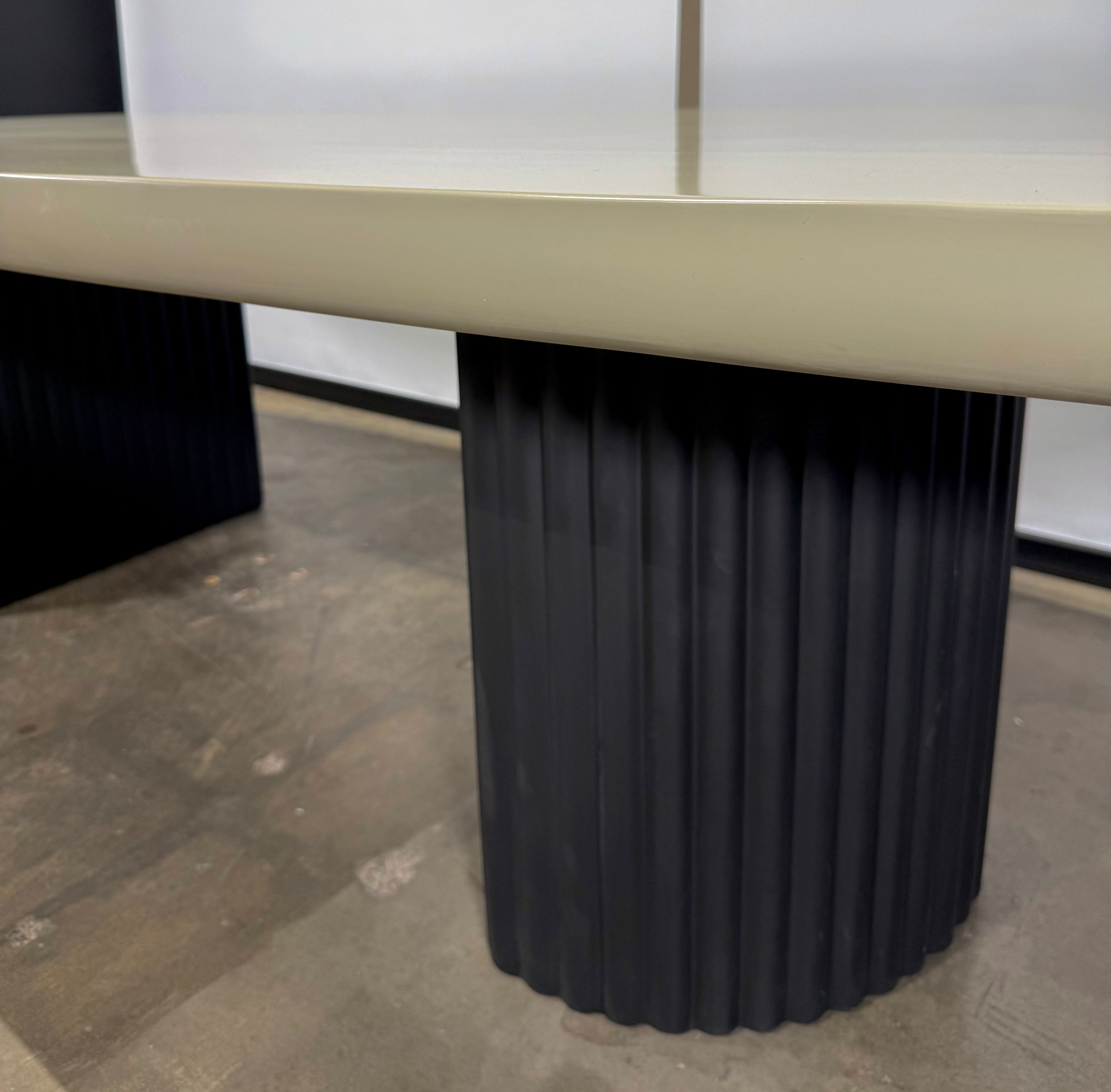 Rove Concepts Osten Table