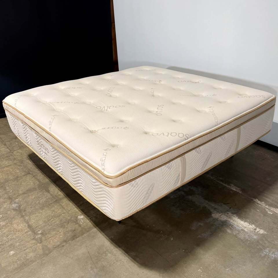 Saatva HD Mattress (King)
