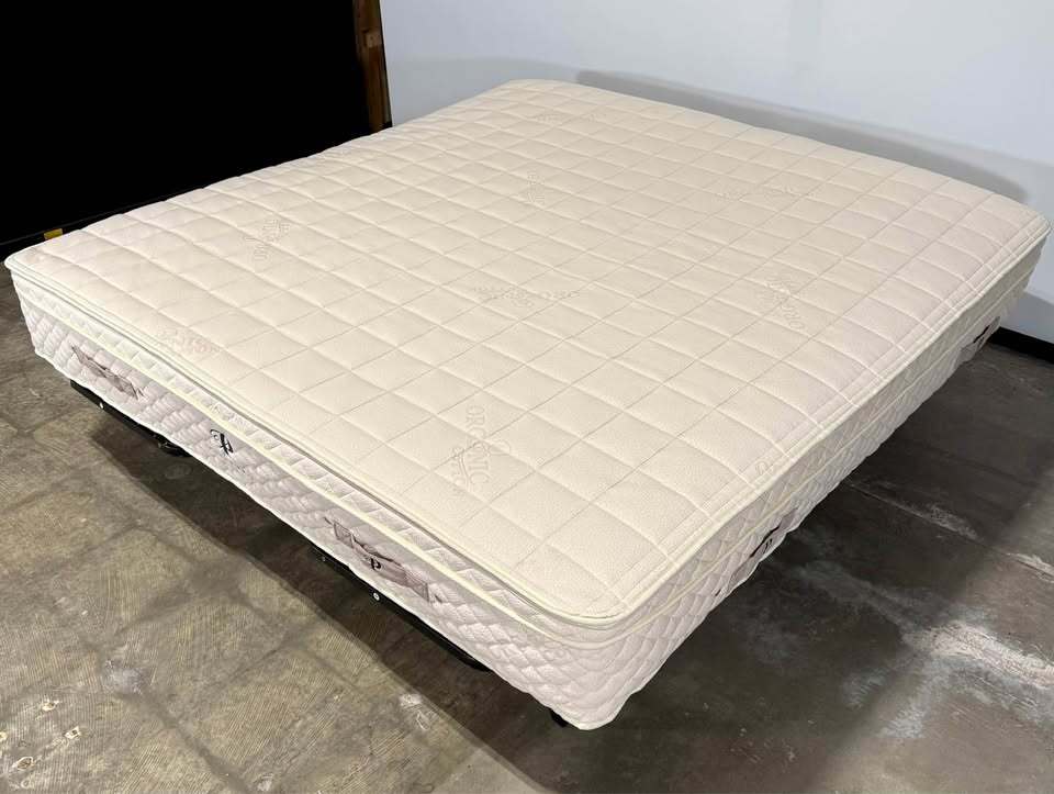 Plushbeds Luxury Bliss Hybrid Latex 12" Mattress (King, Firmness: Medium)
