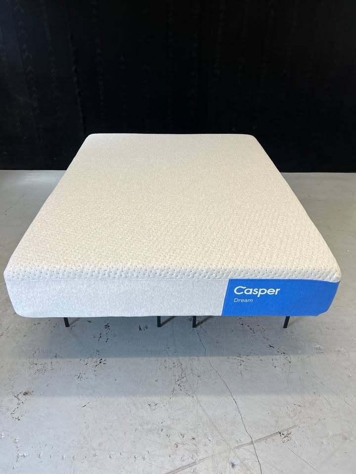The Casper Dream Hybrid Mattress (Queen)