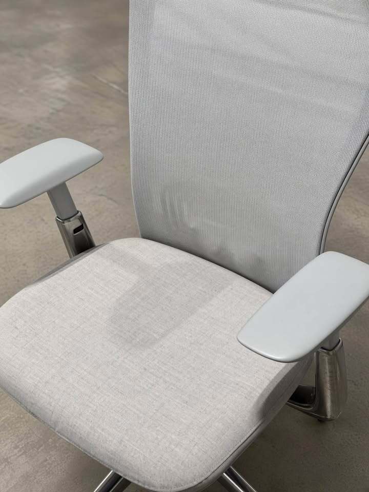 Haworth Zody Office Chair (Mesh Fog, Lumber Adjustment, Dual Posture)