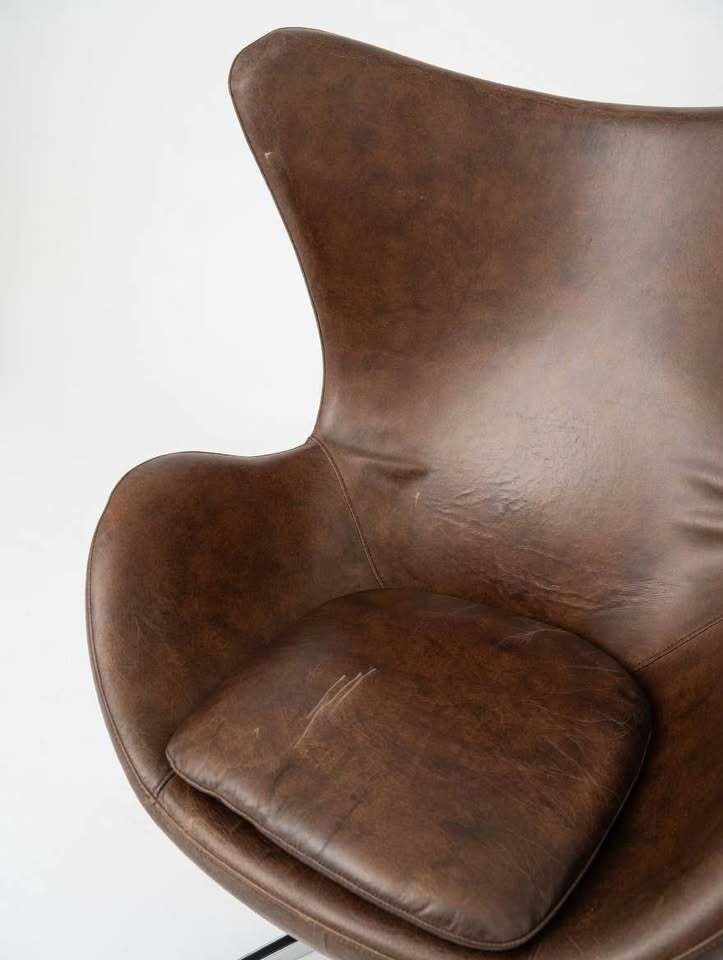 Moe's St. Anne Swivel Club Chair (Brown Leather)