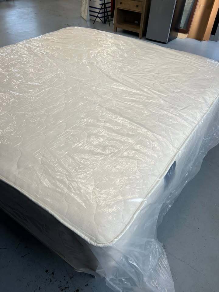 Winkbeds EcoCloud Hybrid Mattress (King)