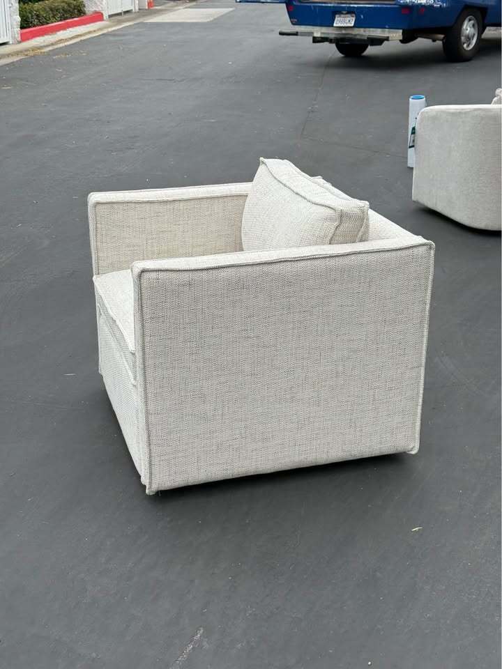 Joybird Dune Swivel Chair (Nico Oyster)
